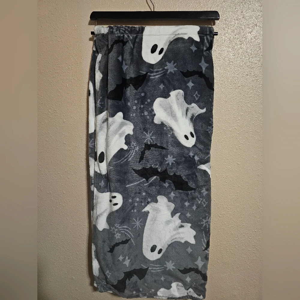 Spooky Halloween Ghost Blanket New 60x70